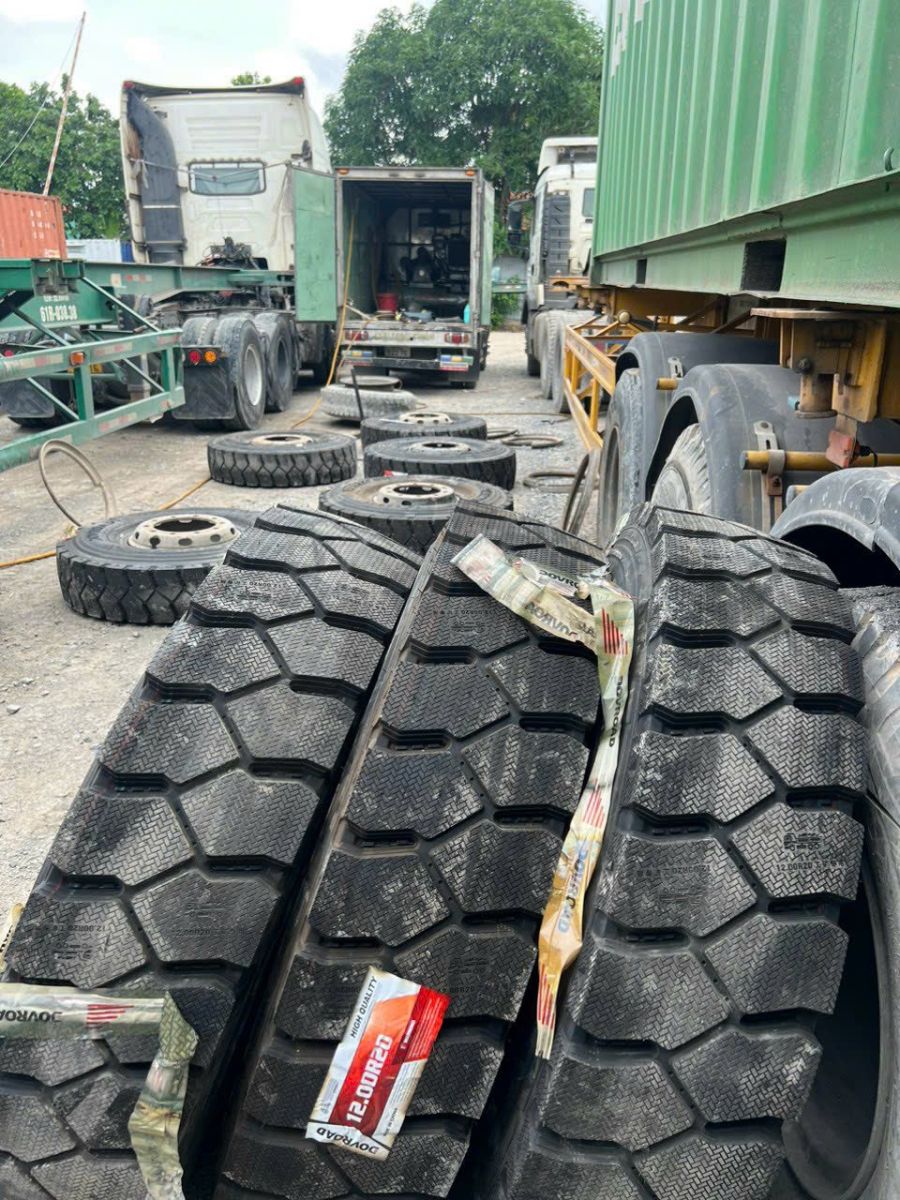 CÔNG TY LỐP XE CỬU LONG THIÊN VÁ VỎ ĐÊM TẠI DĨ AN - BÌNH DƯƠNG